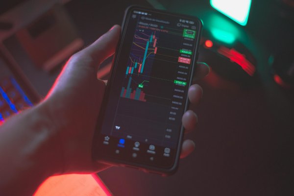 Découvrez l'application crypto révolutionnaire investflow !